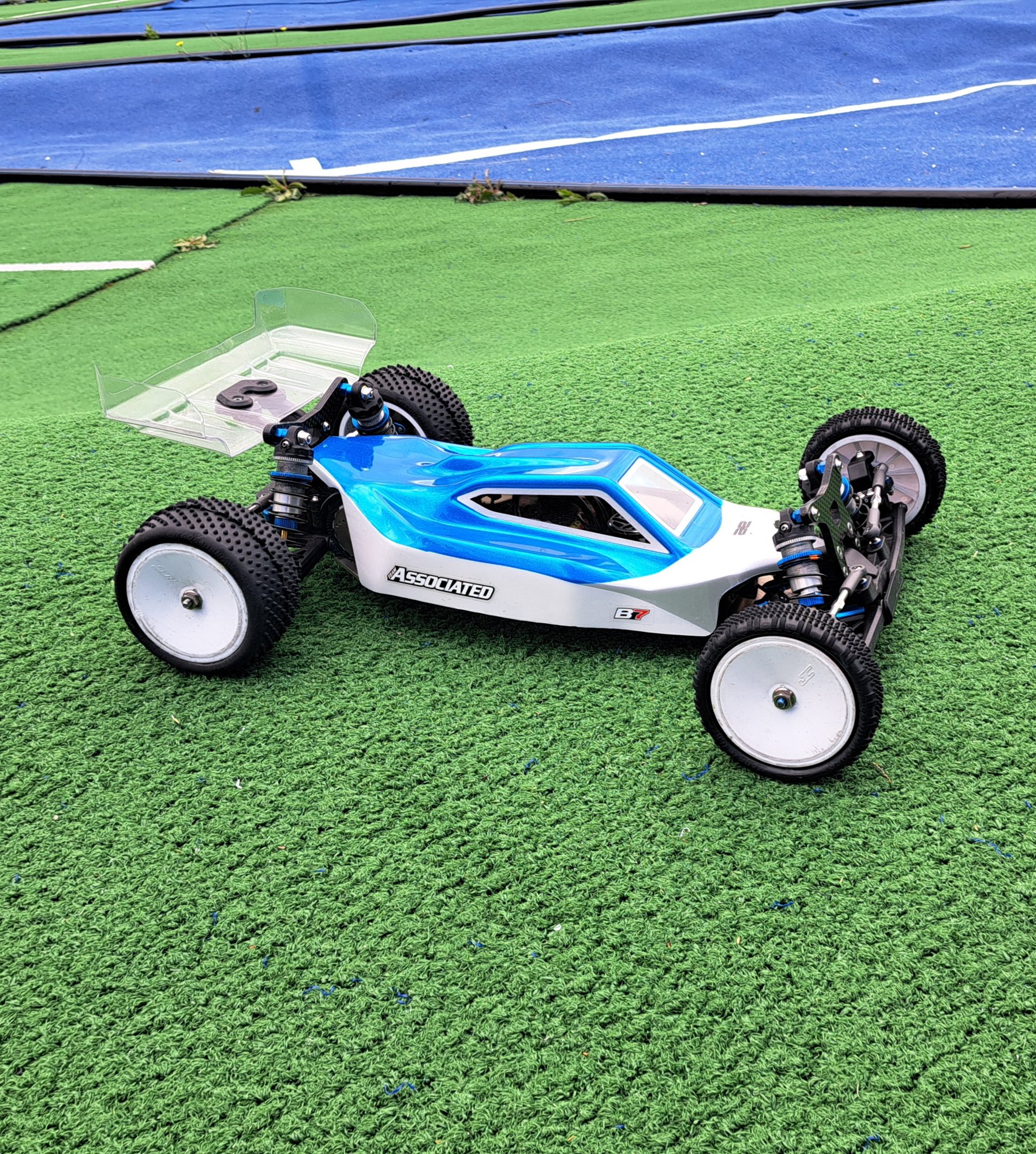 Team Associated B7