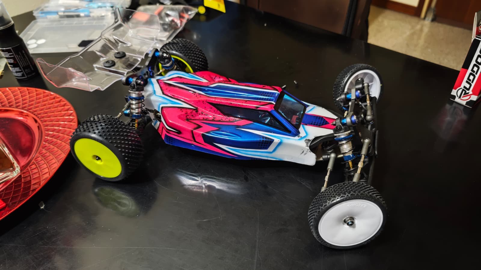 Team Associated RC10 B6.3, TT 1/10 4x2 Mod, voiture radiocommandée de Ticu Cusó, AMSA Trinitat